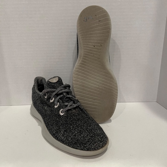 Allbirds The Wool Runners | Women's Size 9 | Grey Color - Picture 1 of 13